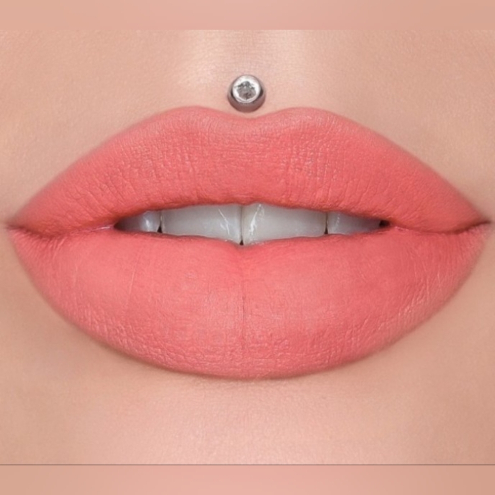 Jeffree Star Velvet Trap Lipstick